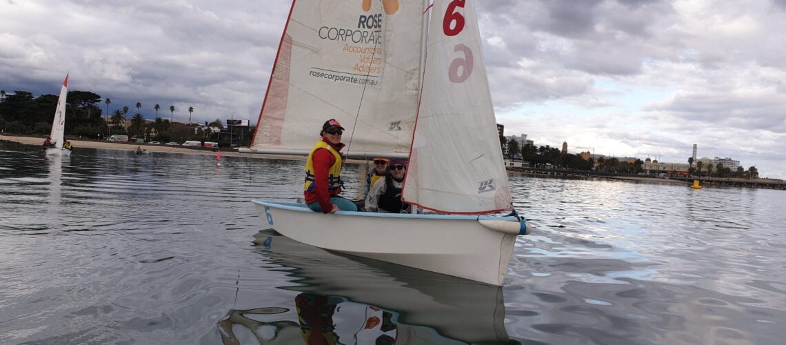 3-girls-sailing-a-pacer
