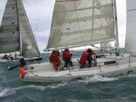 Helming-Courses-Keelboats.-Learn-to-sail-courses-and-start-crewing-courses-in-Melbourne.-Keelboat-Image-source-Royal-Melbourne-Sail-Training-Academy-St-Kilda-Learn-to-Sail-1